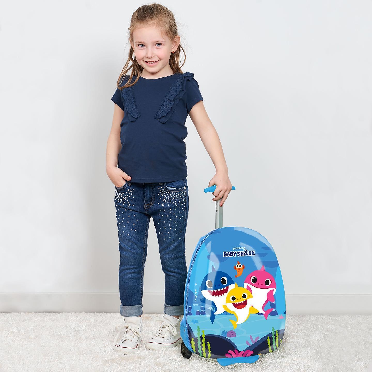 Troler voiaj Baby Shark 43 cm - Nitzi.ro