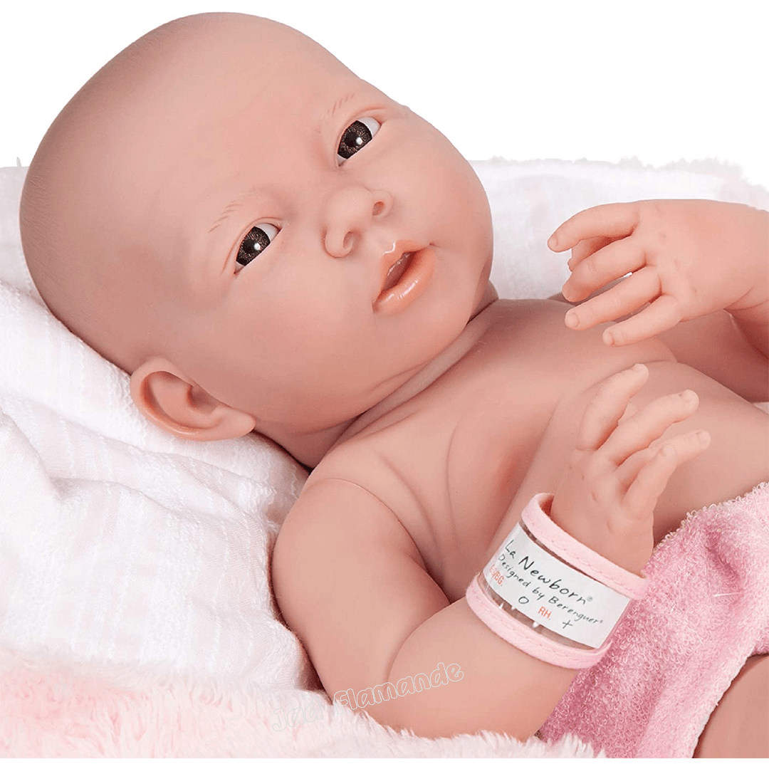 Papusa Bebe cu bentita roz si botosei - Nitzi.ro