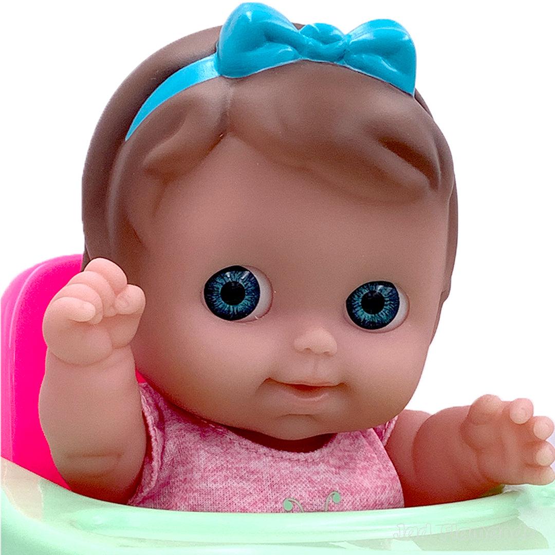 Bebelusa in scaunel cu accesorii - Nitzi.ro