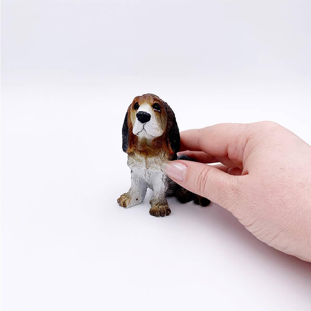 Figurina Caine Bassett - 9 cm - Nitzi.ro