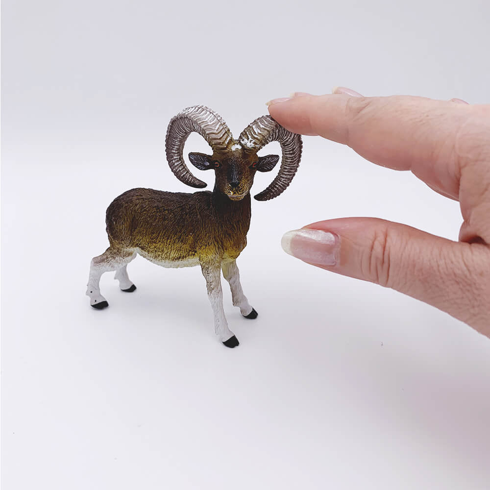 Muflon figurina 10 cm