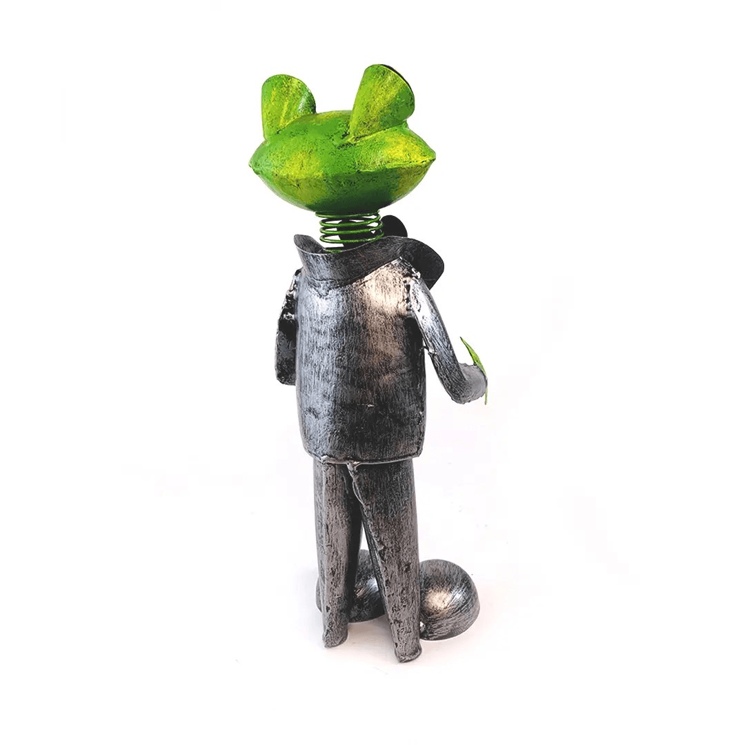 Decoratiune gradina Broscoi in costum - Nitzi.ro