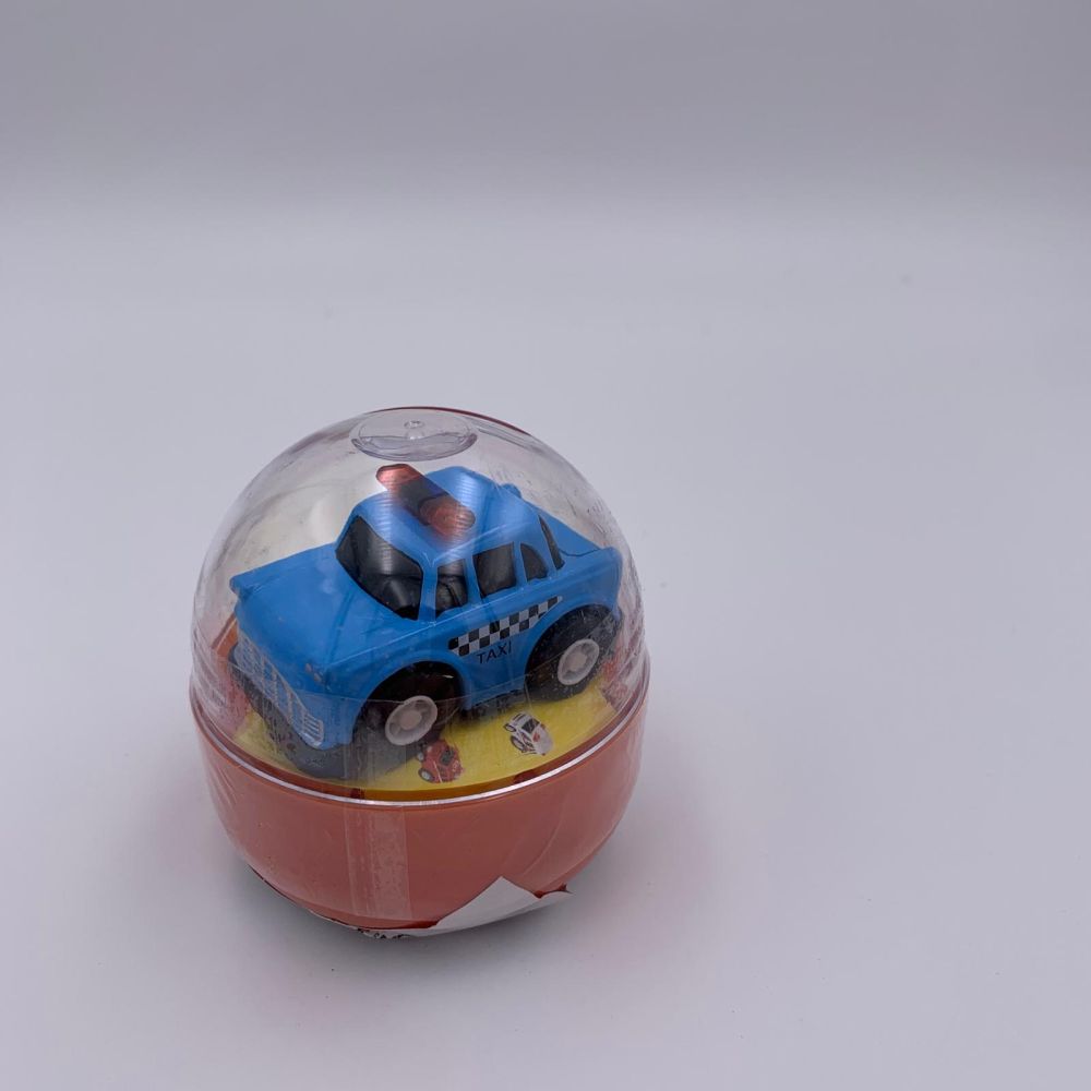 Mini masinuta diecast in capsula