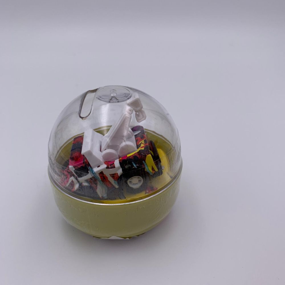 Mini masinuta diecast in capsula