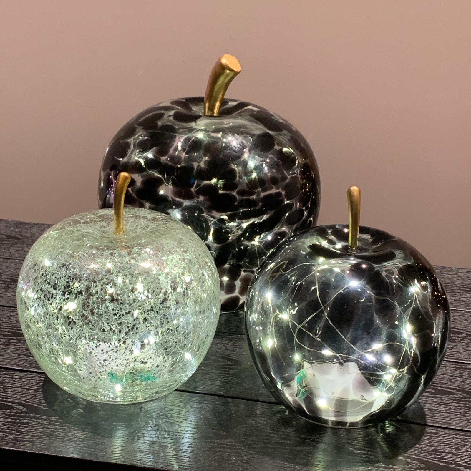 Mar argintiu marmorat cu 20 leduri in interior. O nota exotica in rice cameră