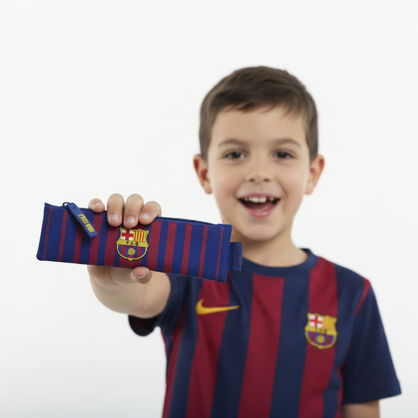 penar simplu pentru scoala, usor de strecurat in rucsac Model FCBarcelona