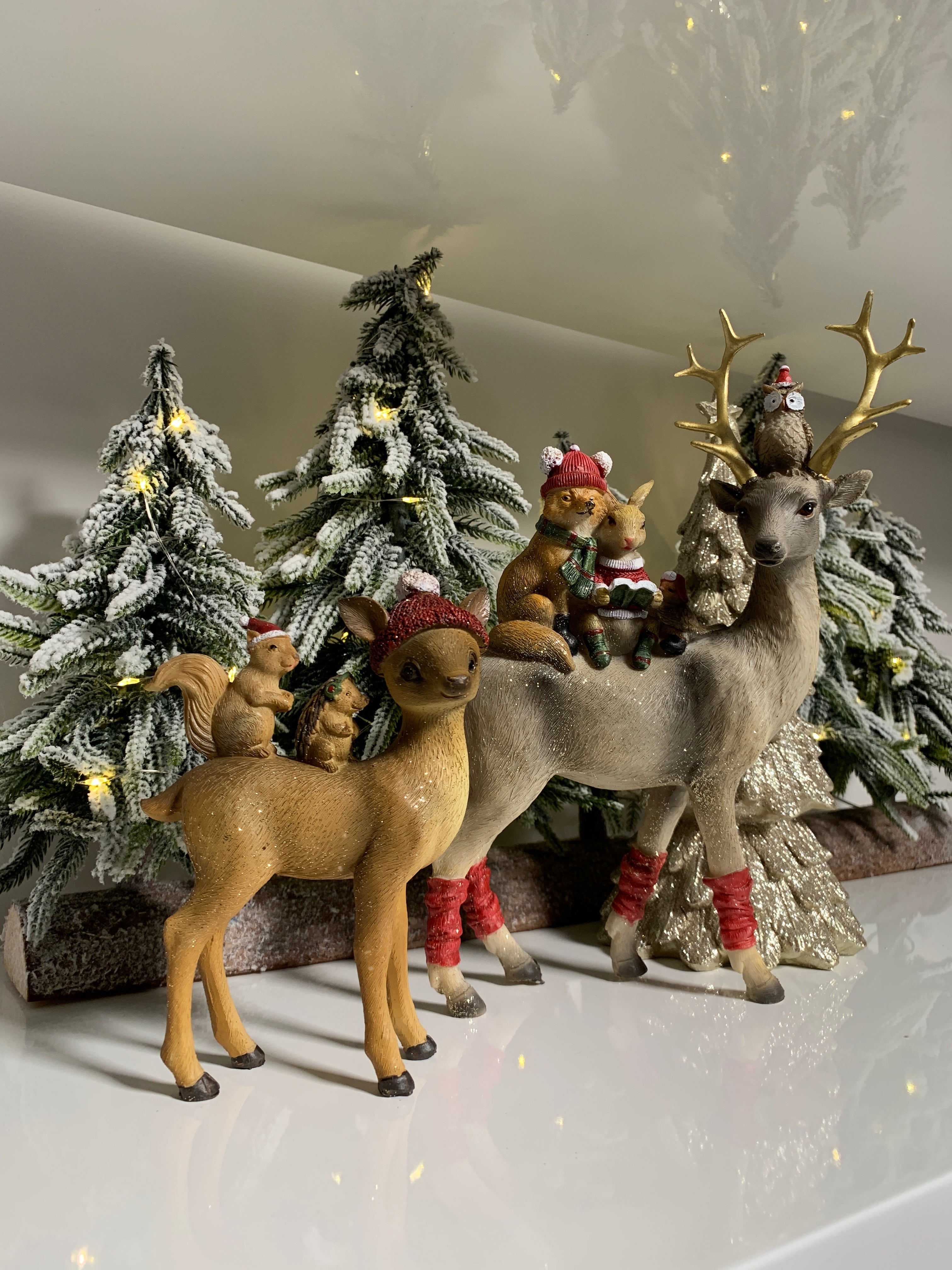 Caprioara cu prieteni decoratiune statueta Craciun 15 cm