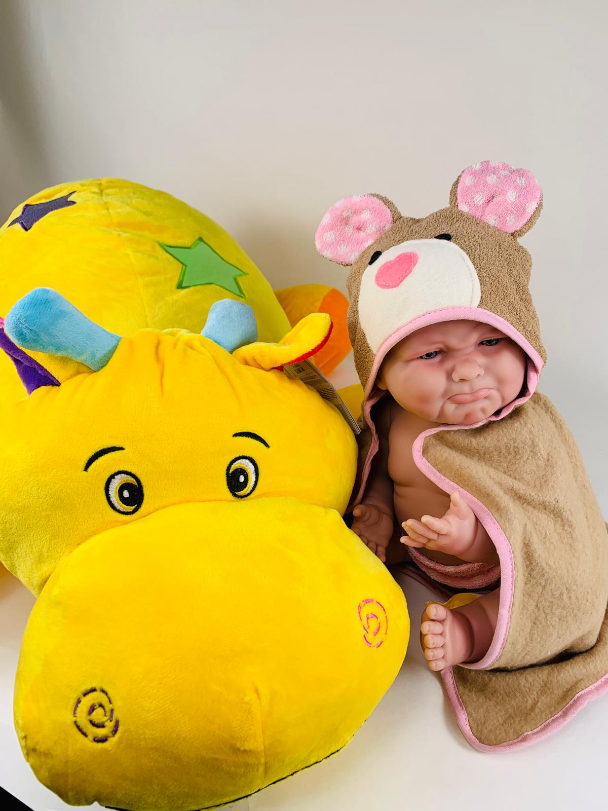 Papusa Bebe in prosop ursulet cu gluga