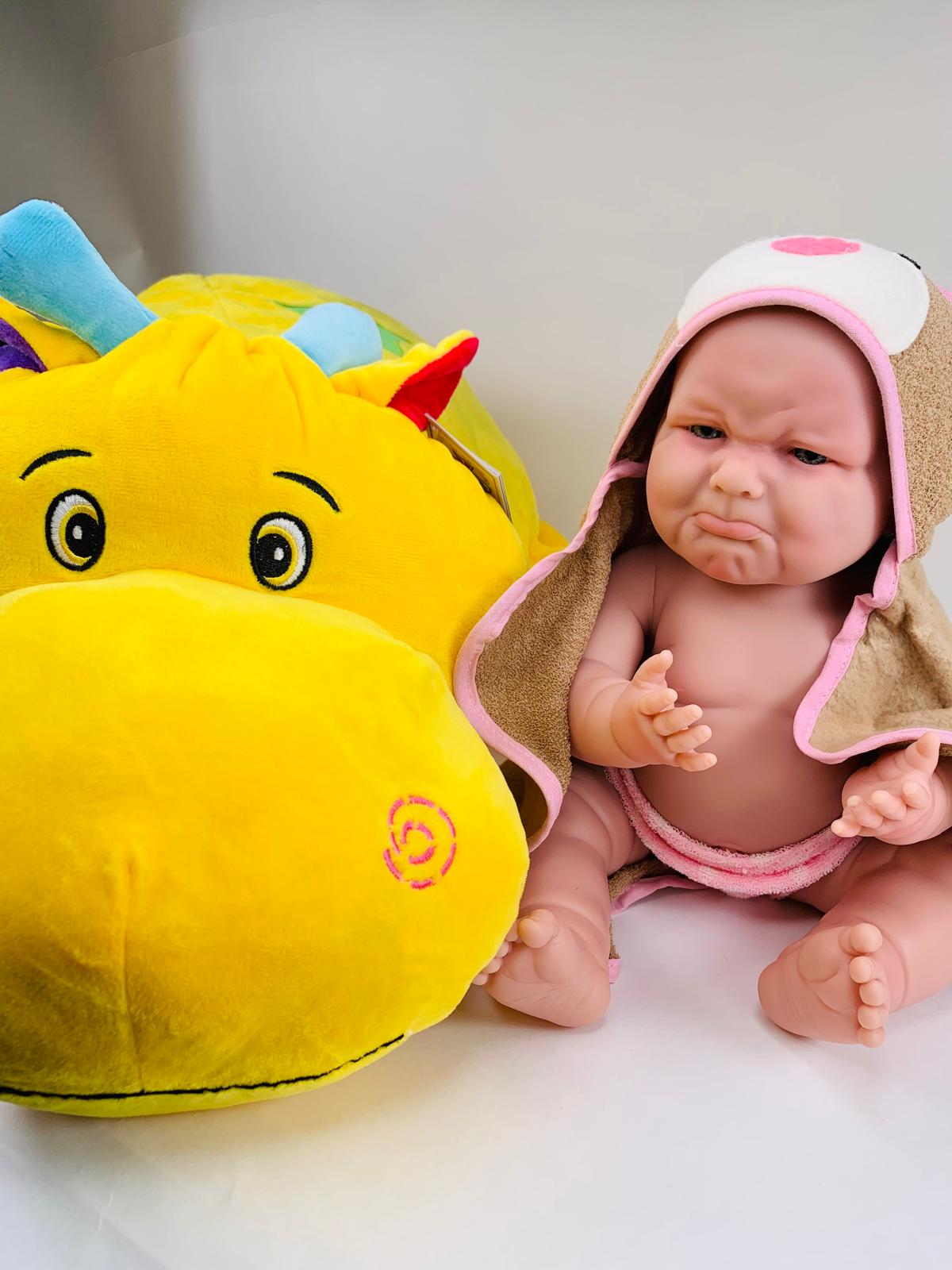 Papusa Bebe in prosop ursulet cu gluga