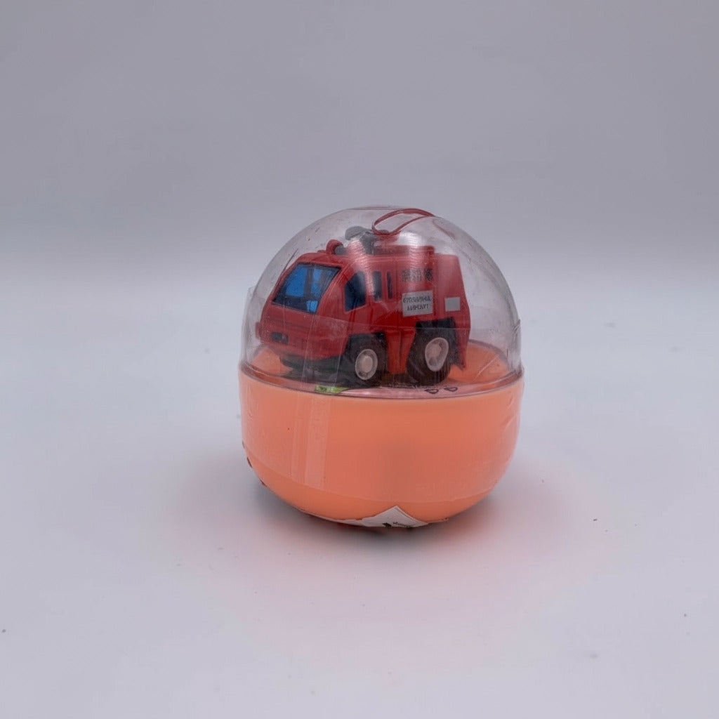 Mini masinuta diecast in capsula
