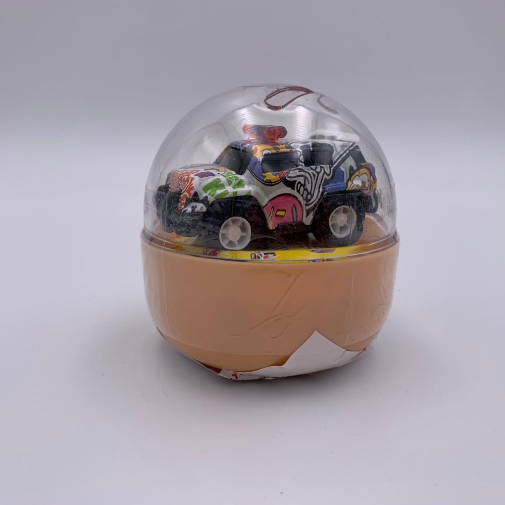 Mini masinuta diecast in capsula