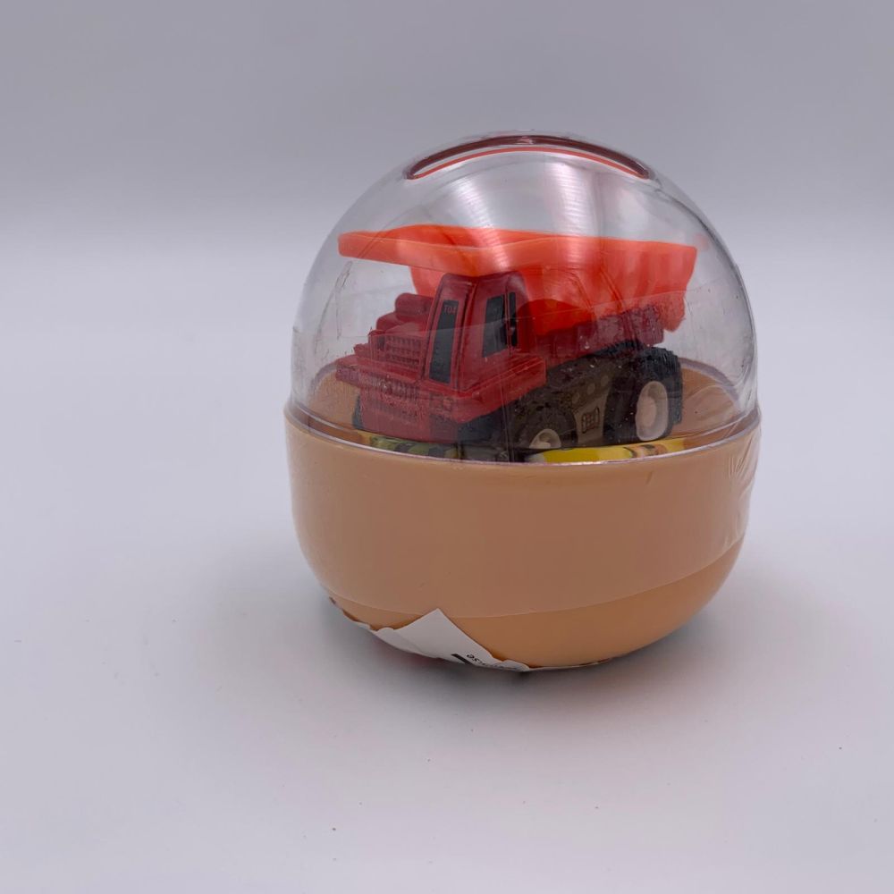 Mini masinuta diecast in capsula