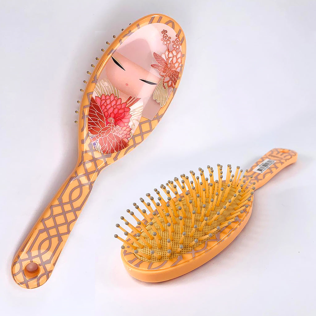 Perie pentru par Kazumi by Kimmidoll - un cadou potrivit in multe ocazii