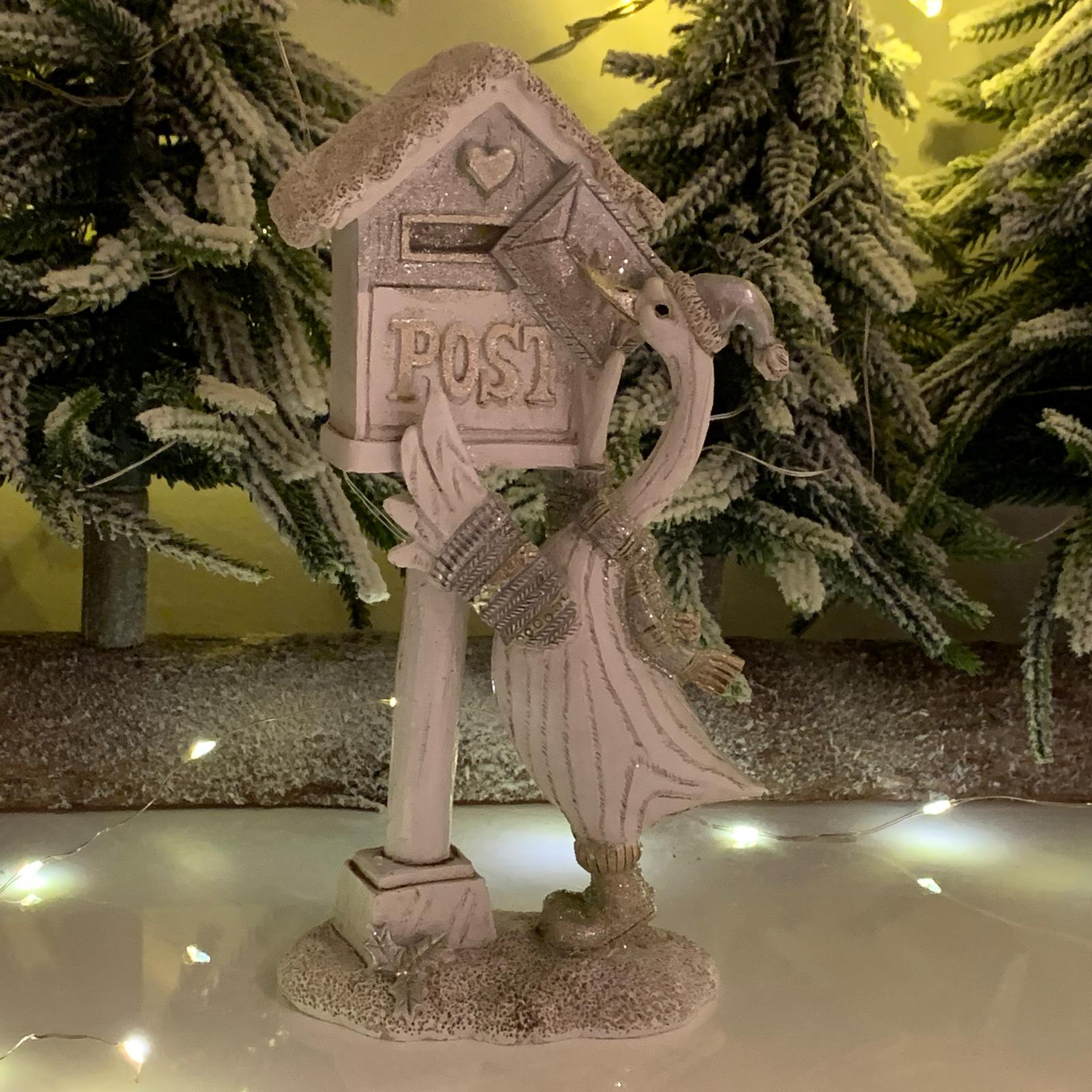 Figurina decorativa Gascan cu cutie postala 19 cm