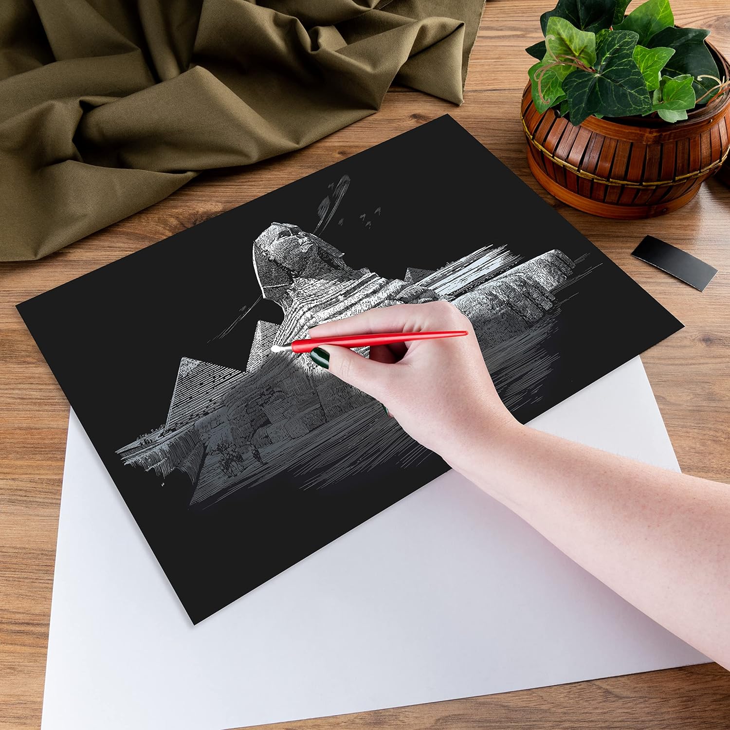 Set de artă răzuibilă cu monumente egiptene, ideal pentru cadou sau activități creative